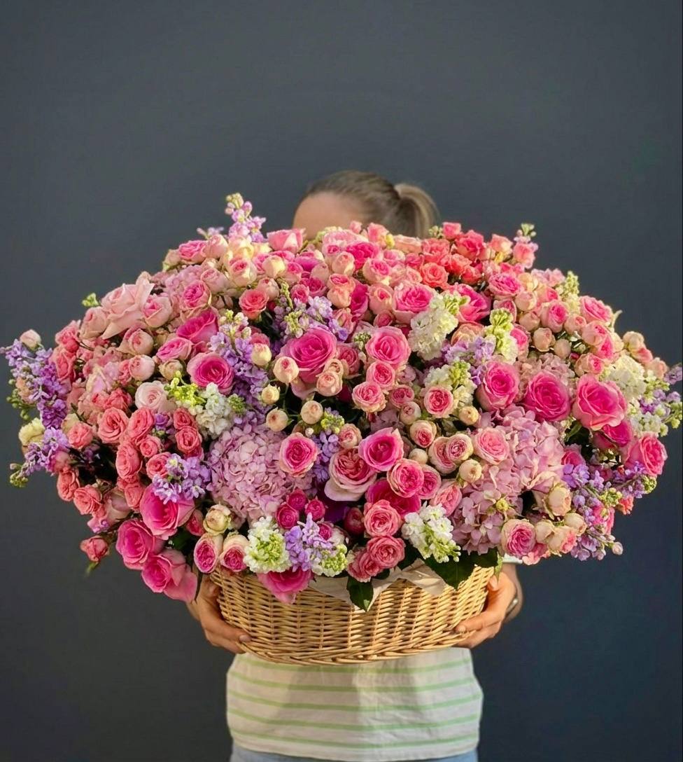 Корзины с цветами — заказать в Петрозаводске