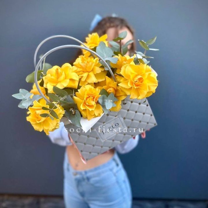 Сумочка с розами "Эдель" в Петрозаводске