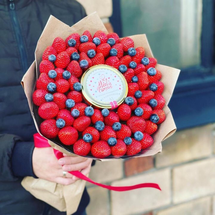 "Клубника и мёд" в Петрозаводске