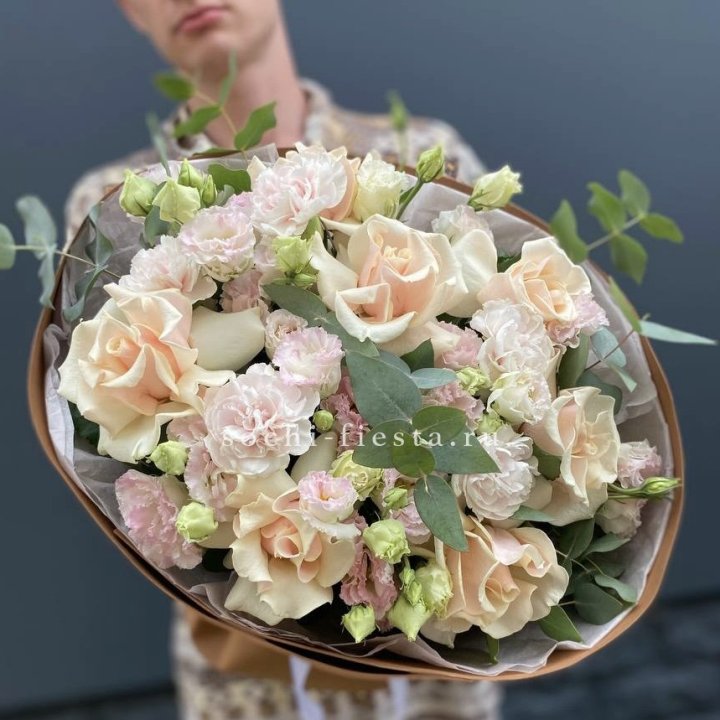  Букет кремовых роз "Мокко" в Петрозаводске