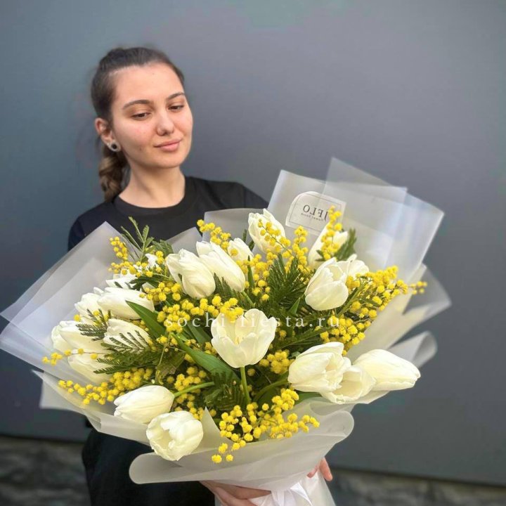 Букет тюльпанов и мимозы в Петрозаводске