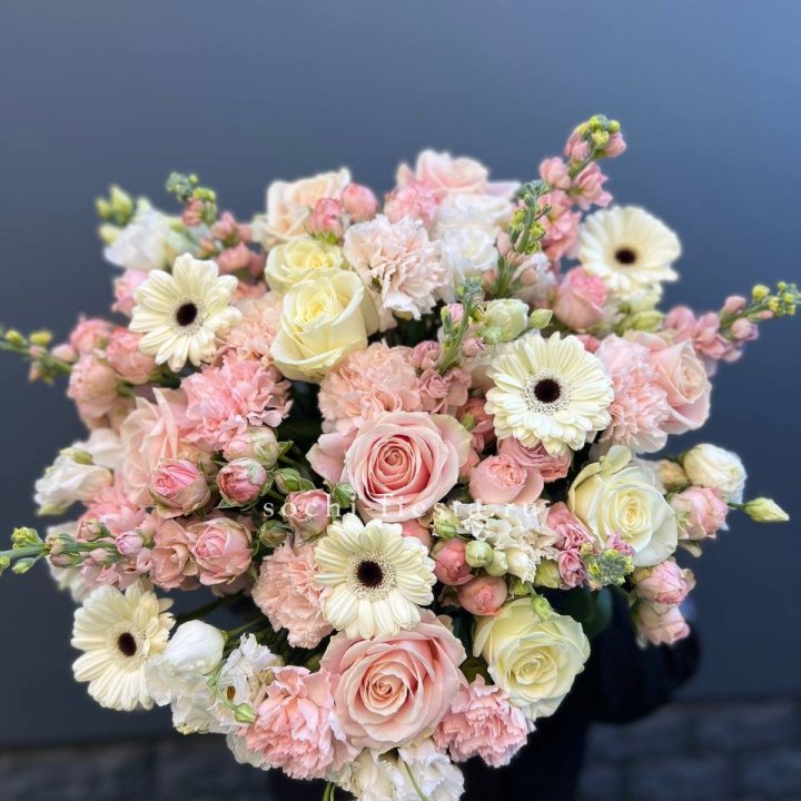 Авторский букет "Нежный" в Петрозаводске