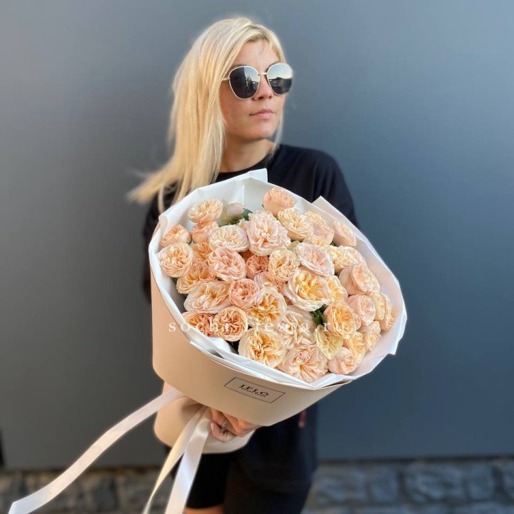 15 пионовидных роз №2 в Петрозаводске