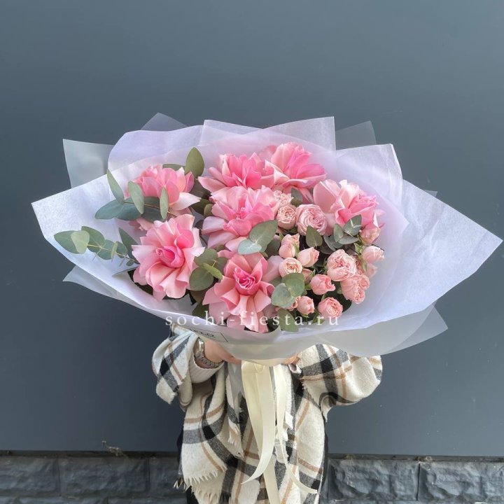 Букет французских и пионовидных роз  в Петрозаводске