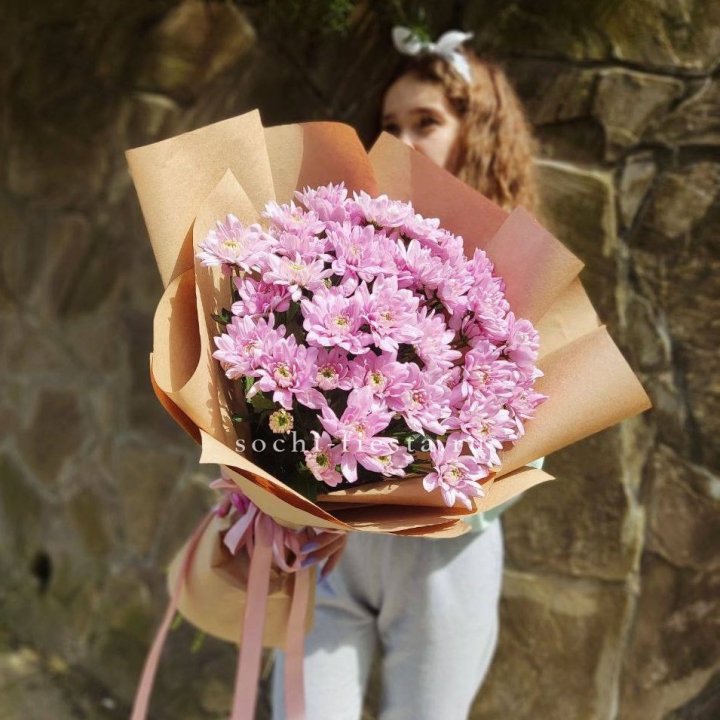 Букет хризантем в крафте в Петрозаводске