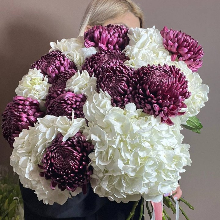 Охапка Бигуди и гортензий в Петрозаводске