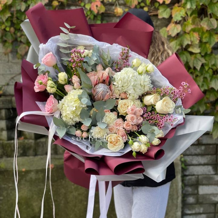 Авторский букет с протеей №1 в Петрозаводске