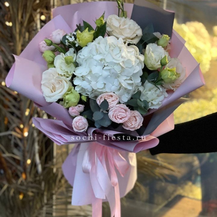 Букет с гортензией №3 в Петрозаводске