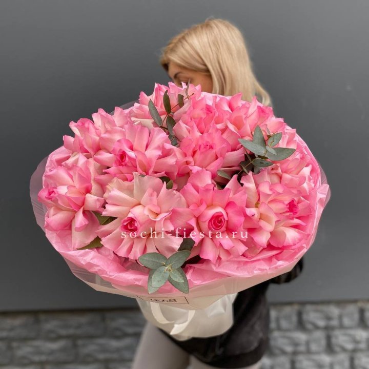 11 французских роз с доставкой в Петрозаводске