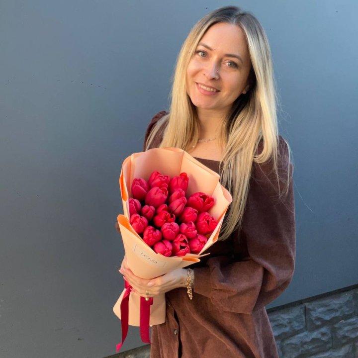  19 красных тюльпанов в Петрозаводске