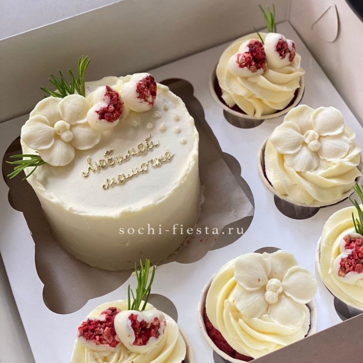 Капкейки и бенто-торт "Мамочке" в Петрозаводске