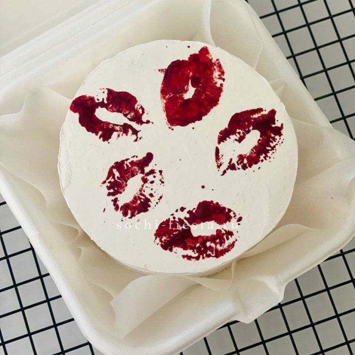 Бенто-торт "Поцелуй" в Петрозаводске