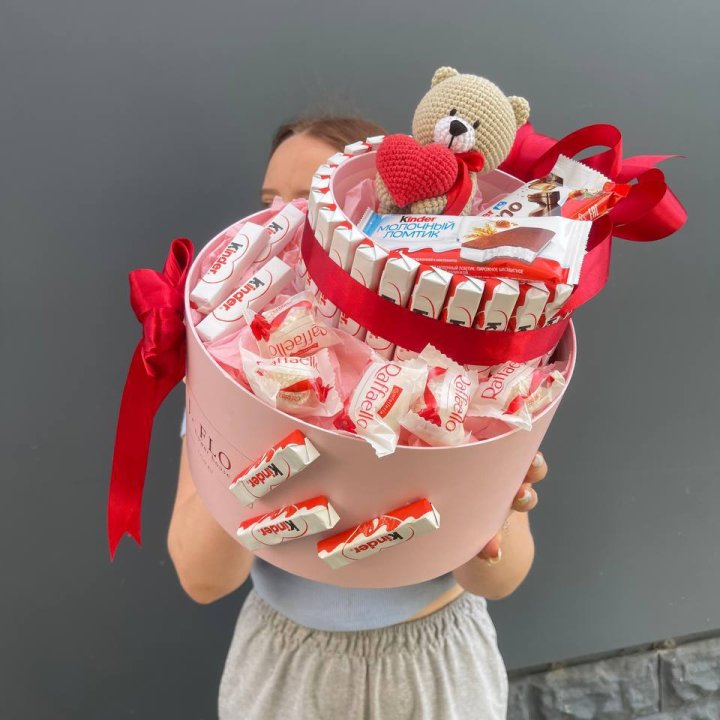 Бокс киндерами и раффаэлло 2 в Петрозаводске