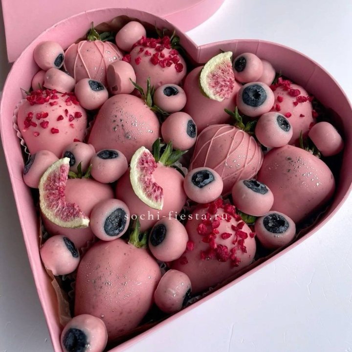 Клубника в шоколаде Сердце в Петрозаводске