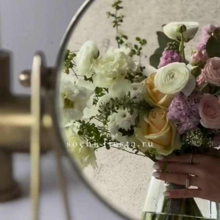 Цветочная подписка "Пакет средний" в Петрозаводске