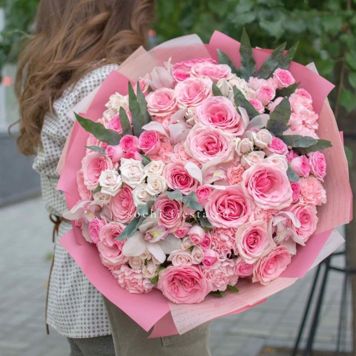 Дизайнерский букет "Барби" в Петрозаводске