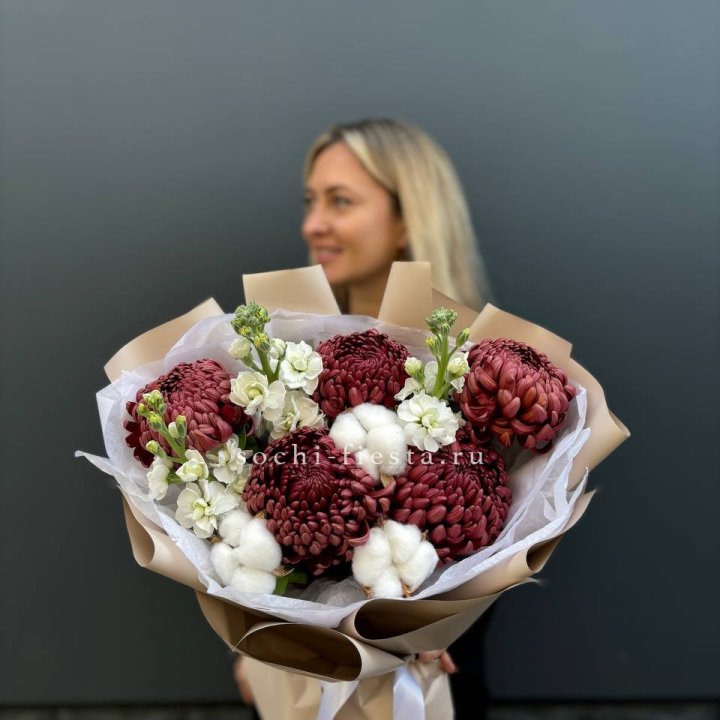 Хризантемы с маттиолой в Петрозаводске