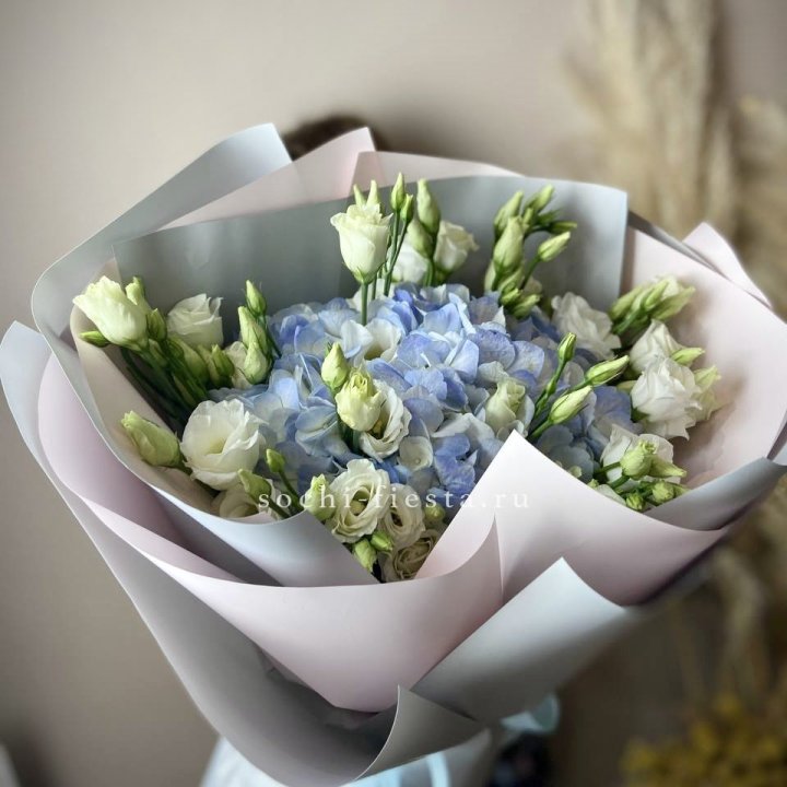 Букет с гортензией "Адель" в Петрозаводске
