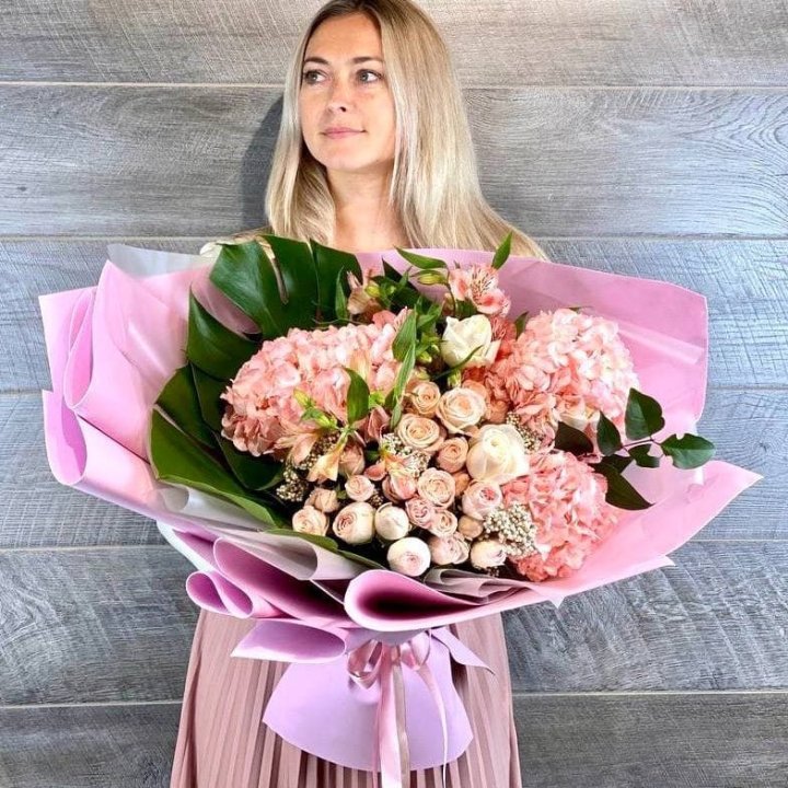 Дизайнерский букет "Валенсия-2" в Петрозаводске