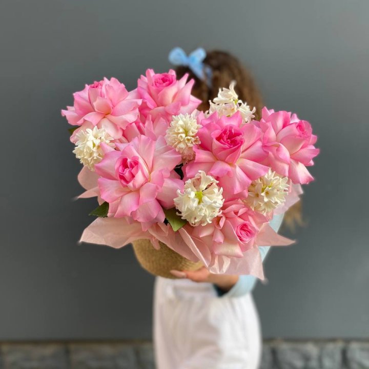 Дуо розы и гиацинты с доставкой в Петрозаводске