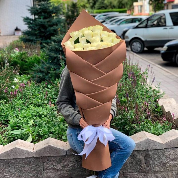 Голландские розы белые "Рыбка" в Петрозаводске