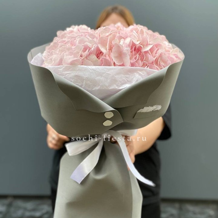  Букет  пиджачок из 5 гортензий в Петрозаводске