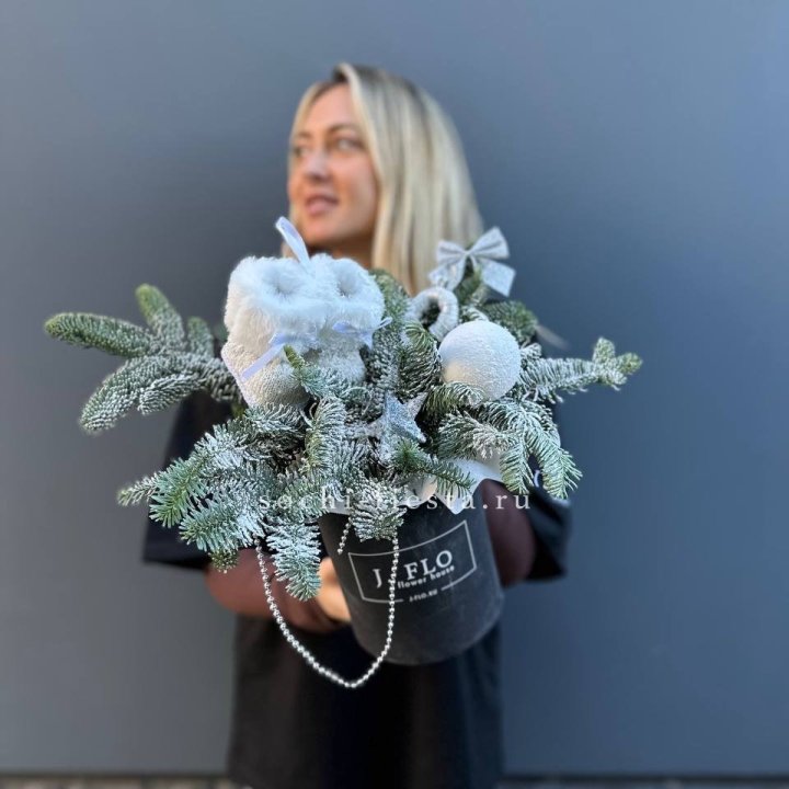 Новогодний бокс "Ботс вайт" в Петрозаводске