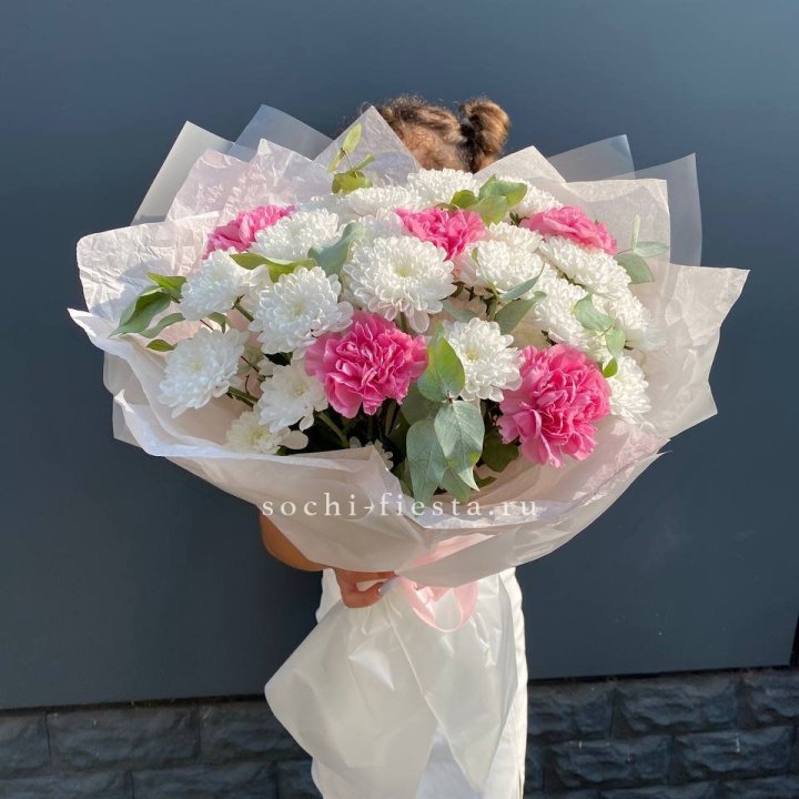  Букет  хризантем и диантусов "Воздушный" в Петрозаводске