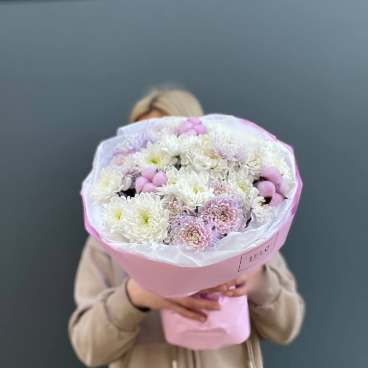 7 нежных хризантем в Петрозаводске