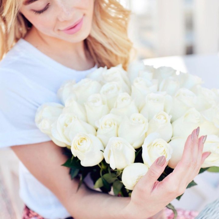 Букет высоких роз "Облака" в Петрозаводске