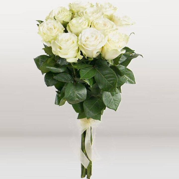 11 белых голландских роз в Петрозаводске
