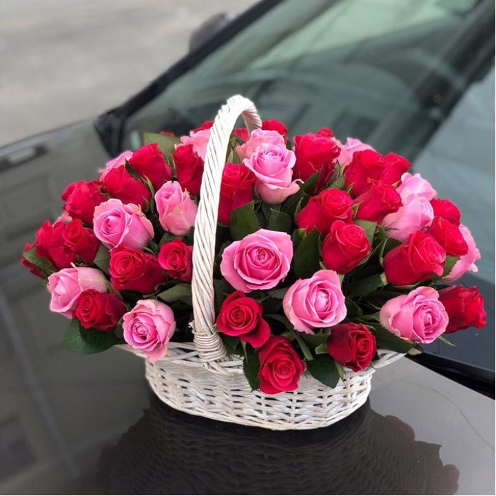 Корзина с розами  в Петрозаводске