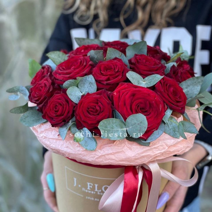21 Красная роза в боксе №1 в Петрозаводске