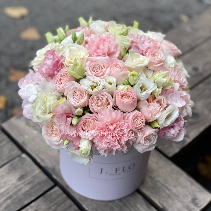 Цветочный бокс "Люксур" в Петрозаводске