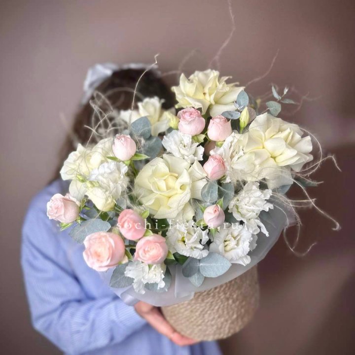 Авторский бокс "Милена" в джутовом кашпо в Петрозаводске