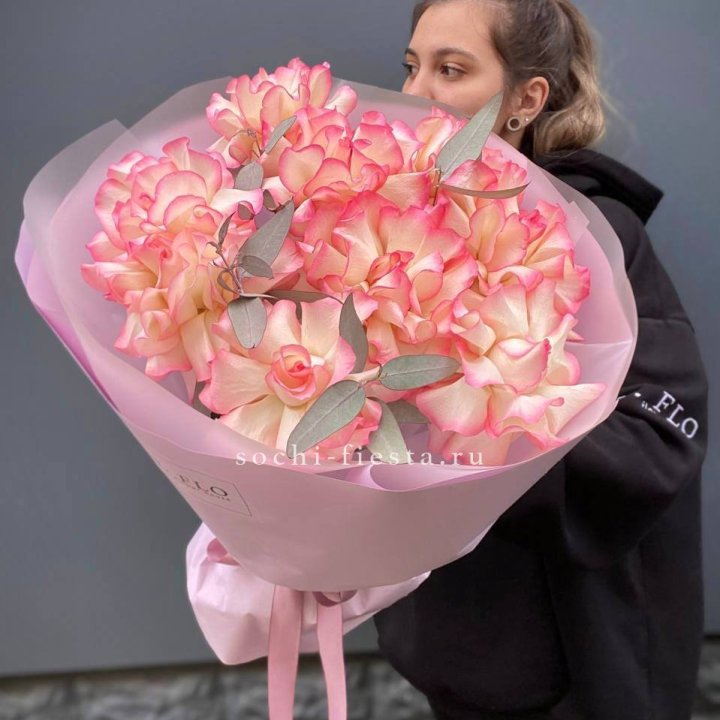 9 французских роз Джумилия в Петрозаводске