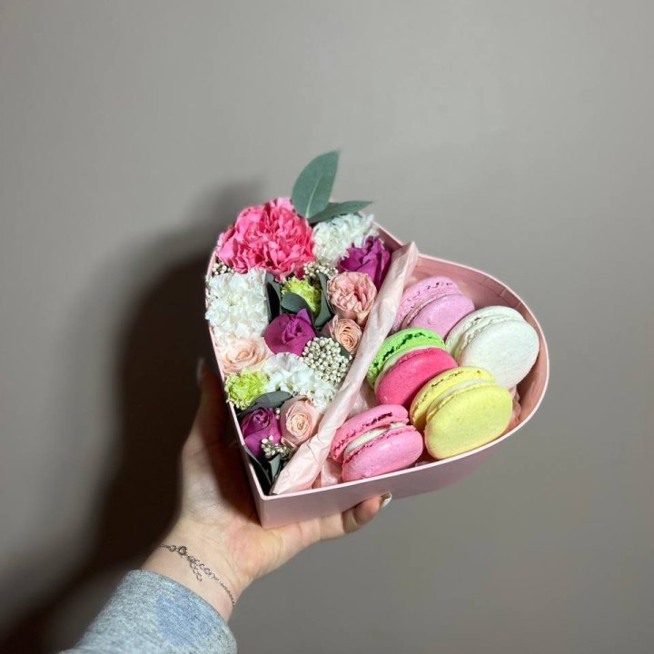 Дуо цветы и макаронсы в Петрозаводске