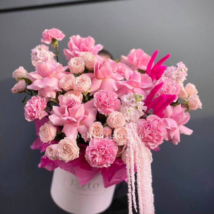 Цветочная коробка "Стелла" с доставкой в Петрозаводске