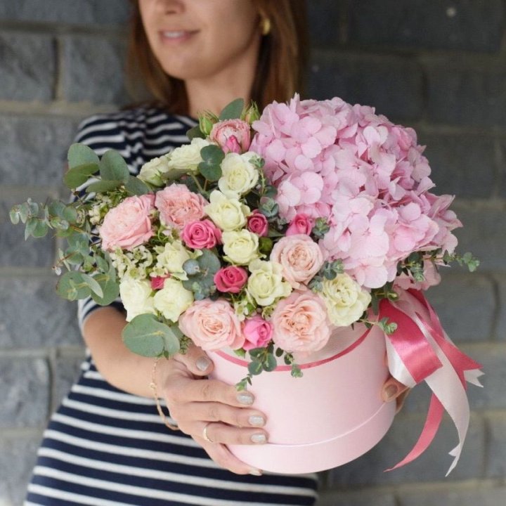 Дизайнерский цилиндр №1 с доставкой в Петрозаводске