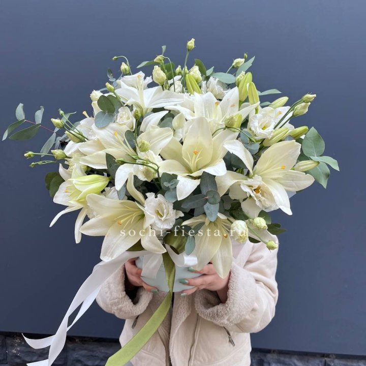 Бокс лилий и эустомы в Петрозаводске