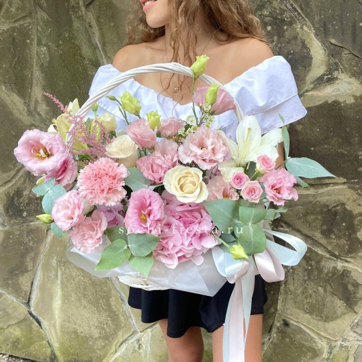 Авторская корзина "Миа" в Петрозаводске