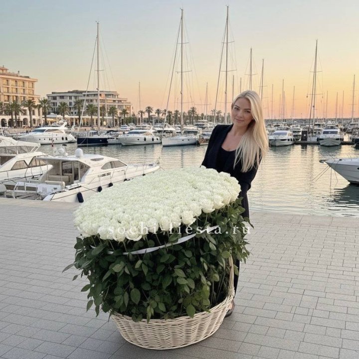 301 высокая роза в корзине в Петрозаводске