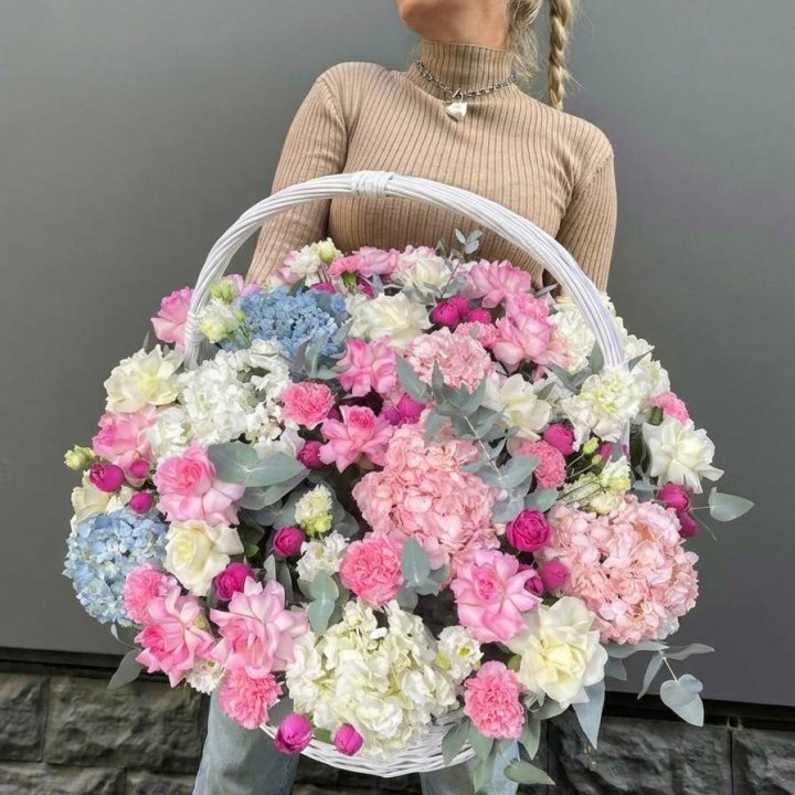 Цветочная корзина №3 с доставкой в Петрозаводске