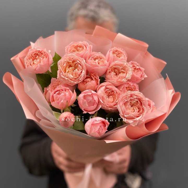 Букет комплимент из кустовых роз Джульетта в Петрозаводске