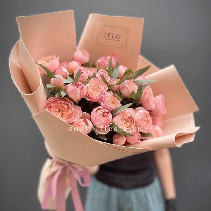 Букет из 9 кустовых роз Джульетта в Петрозаводске