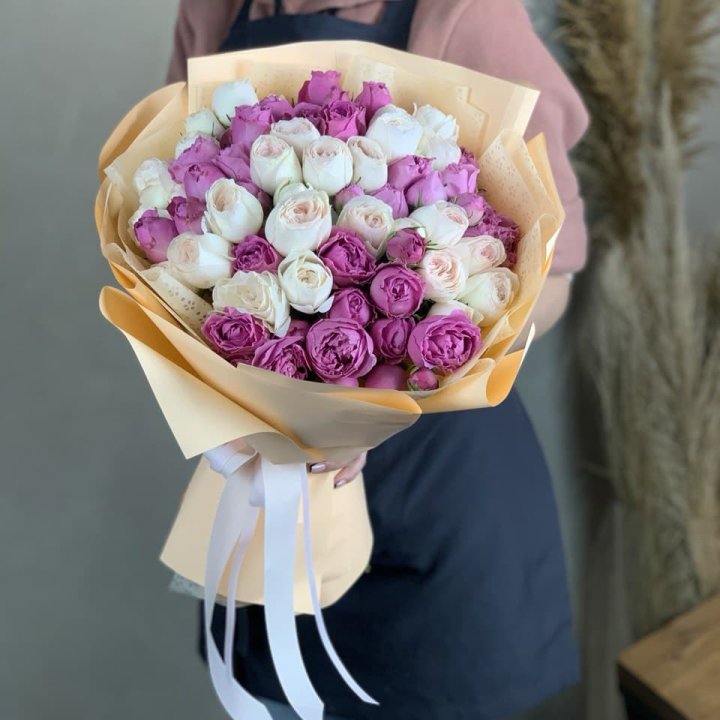 Букет кустовых роз Джулиана в Петрозаводске