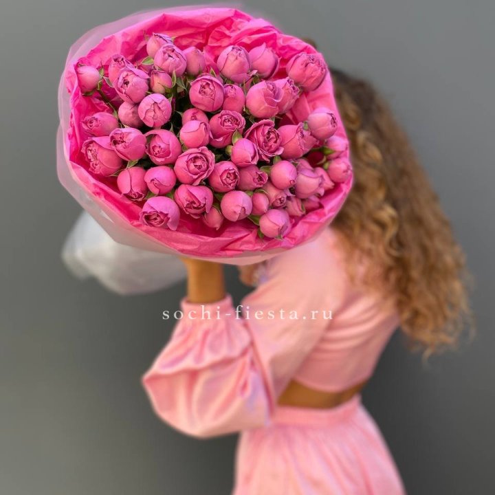 Букет из пионовидных роз  в Петрозаводске