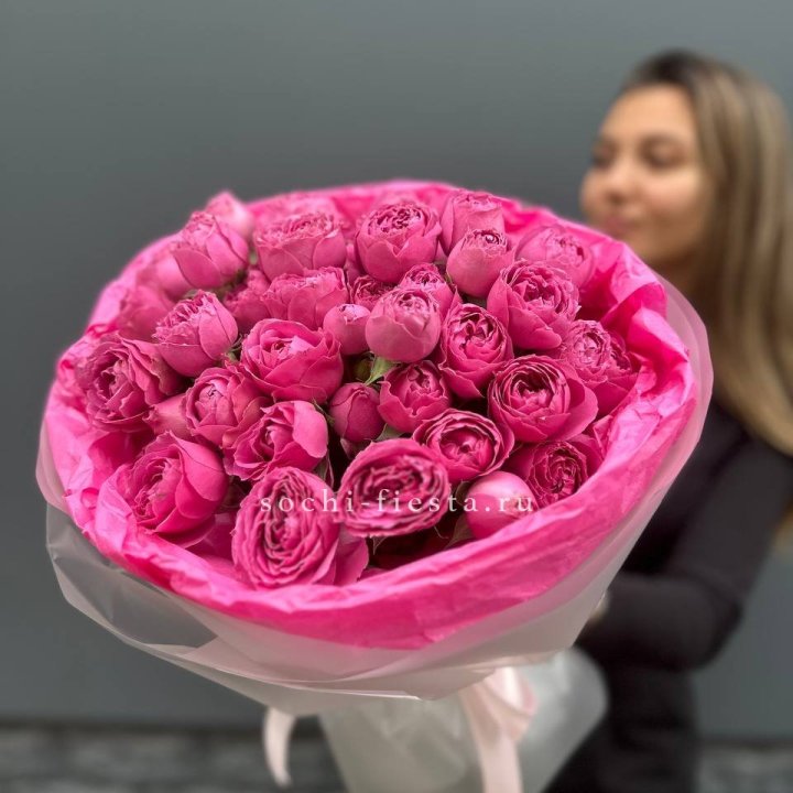 Букет из пионовидных роз  в Петрозаводске