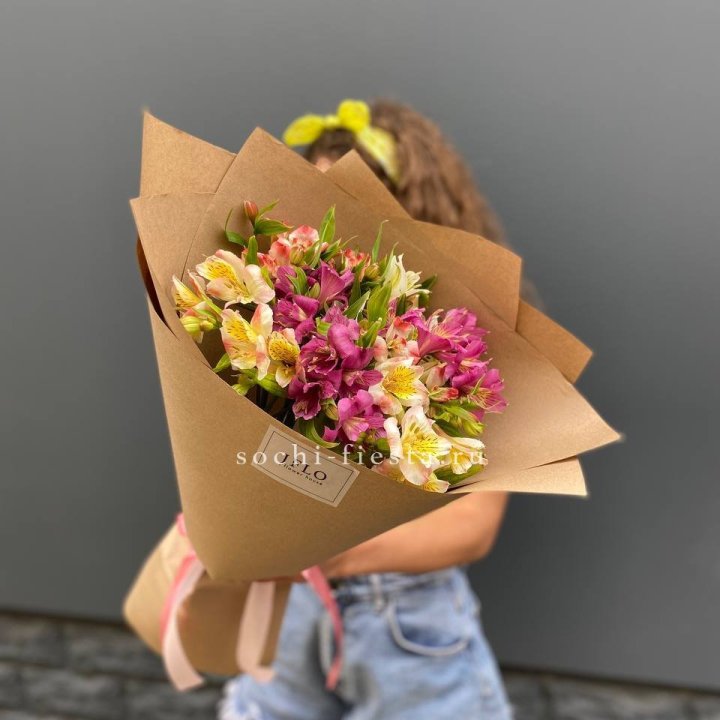 Альстромерии в крафте в Петрозаводске