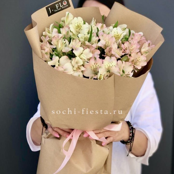 17  альстромерий в крафте в Петрозаводске